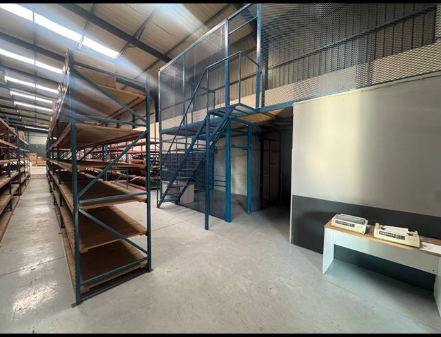 1,000M² WAREHOUSE TO LET IN PRETORIA WEST